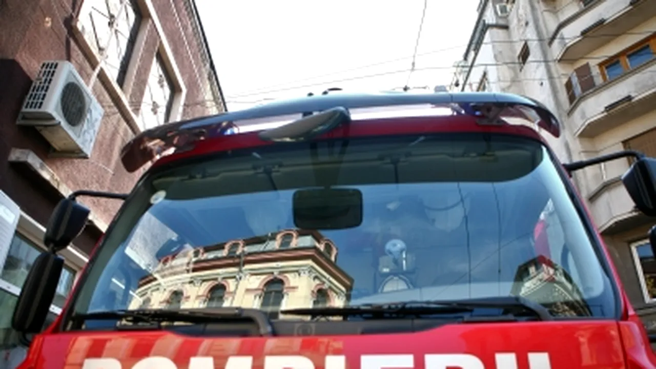Un cutremur imaginar de 7,5 grade a mobilizat forţele de intervenţie din Capitală - VIDEO şi GALERIE FOTO