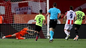 Înfrângere umilitoare pentru campioana României. Sârbii de la Steaua Roşie Belgrad i-au pulverizat pe clujeni în calificările pentru grupele Europa League 