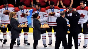 Echipa Canadei, campioană olimpică la hochei pe gheaţă