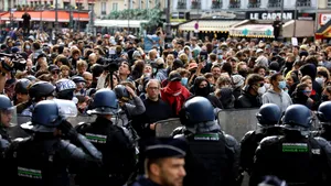 Franța se pregătește pentru proteste și greve din cauza reducerilor bugetare