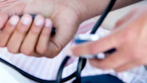 O doctoriţă din Irlanda care şi-a luat diploma în România nu ştie să ia pulsul unui pacient