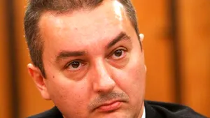 Ambasadorul Cristian Istrate, rănit în accidentul în urma căruia fiul său cel mare a murit, este în stare stabilă. Fiul cel mic, transferat la Spitalul Judeţean Sibiu