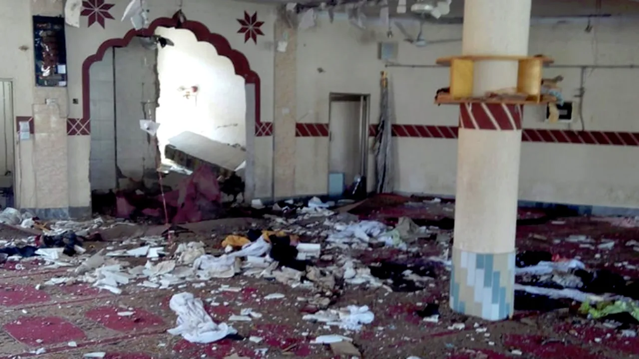 Atentat într-o moschee din Pakistan: Cel puţin 13 morţi şi zeci de răniţi - VIDEO