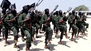 Armata kenyană a bombardat baze ale grupării Al-Shabaab din Somalia, în urma atacului din Garissa