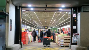 O parte din cea mai mare piaţă alimentară din Franţa va fi transformată în morgă