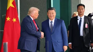 Bloomberg: Trump ia în calcul controlul petrolului iranian ca instrument de presiune asupra Chinei