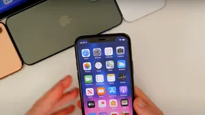 Apple lanseaza iOS 13.5.1 ca să repare mai multe breşe de securitate. Ce înseamnă asta pentru utilizatori