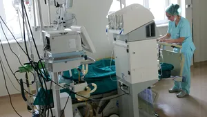 În scenariul 4 România luptă cu 731 de paturi de ATI existente în toată ţara. Spitalele private cu paturi de ATI sunt folosite într-o fază ulterioară a planului alb