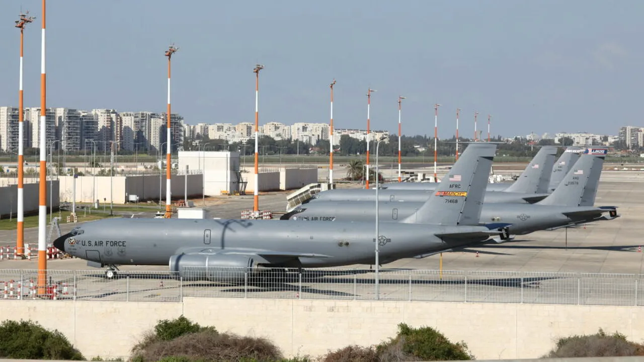 F-22, portavioane și sute de rachete Tomahawk: SUA, pregătite de atac asupra Iranului?