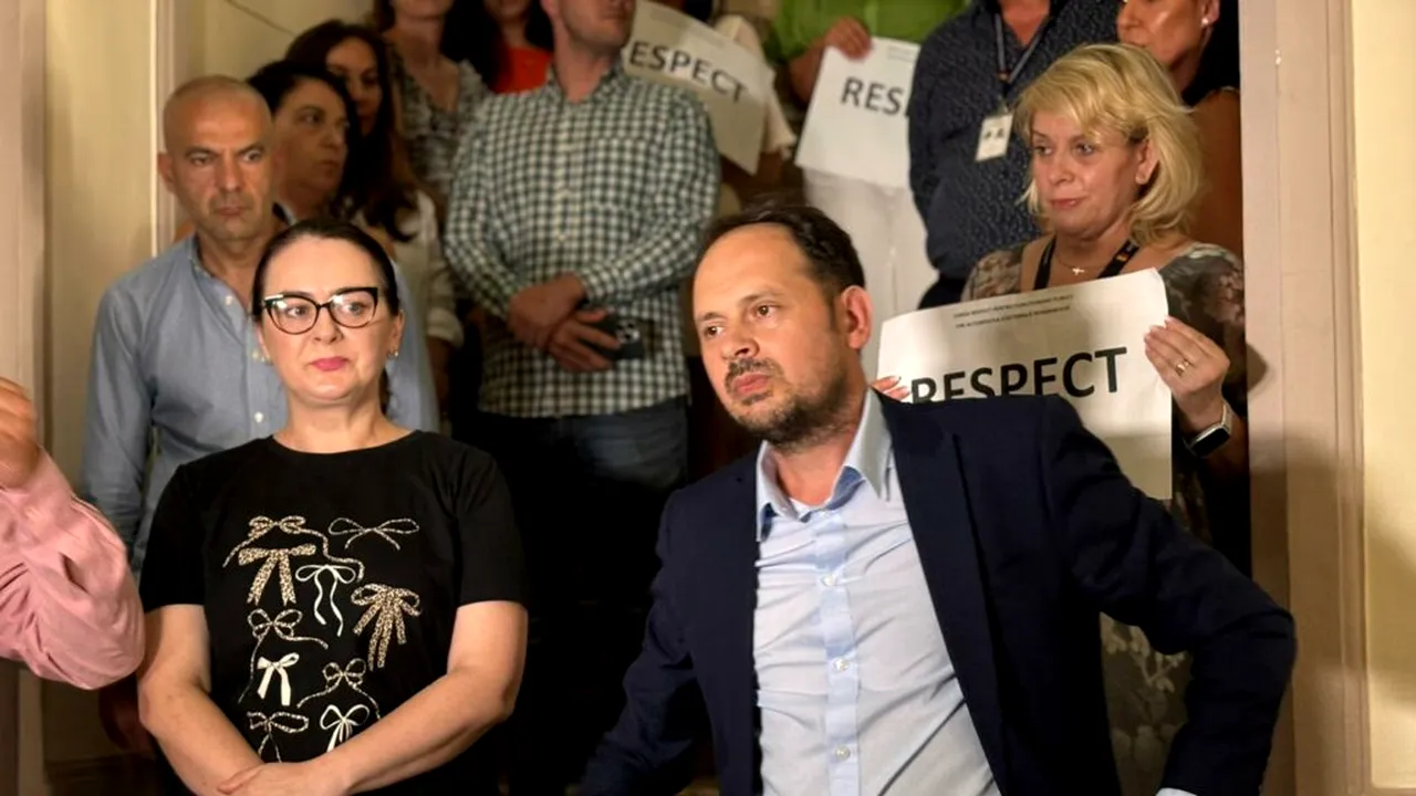 Scandal la AEP după conferința președintelui: „Ne arată cu degetul de șase luni”