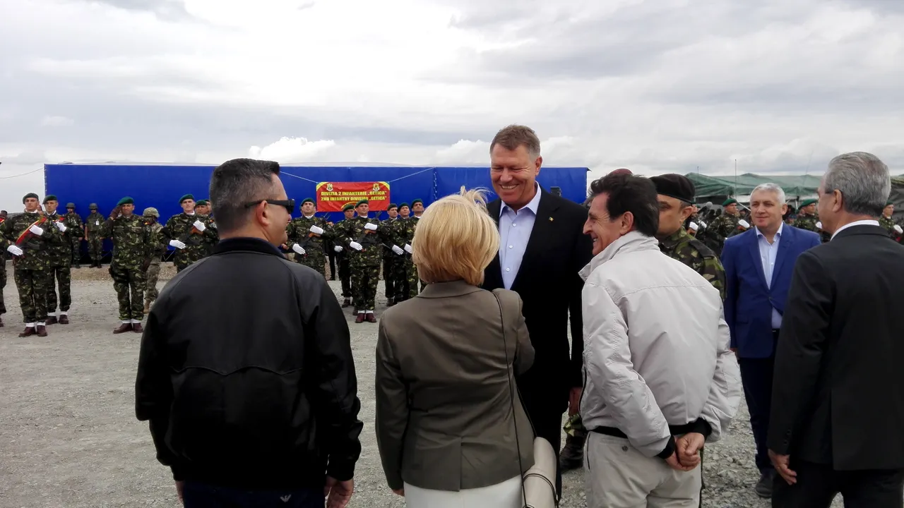 Preşedintele României, la exerciţiul Saber Guardian 17, la baza de la Cincu: Foarte reuşit / Iohannis, despre rachetele Patriot: România nu se pregăteşte să atace, este necesară securitatea | FOTO