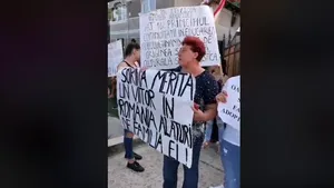 Nou protest la Drobeta Turnu Severin în care oamenii cer anularea adopţiei Sorinei | VIDEO