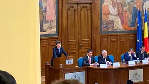 POLITIC „Trăim un război informațional”. Nicușor Dan, la Forumul Educației Financiare