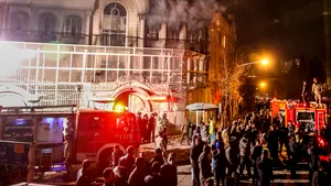 Ambasada Arabiei Saudite în Iran, incendiată de protestatari în urma execuţiei şeicului Nimr al-Nimr - VIDEO