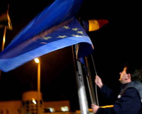 RETROSPECTIVĂ MEDIAFAX 35. 2007 – România intră în marea familie europeană. Are loc referendumul pentru demiterea lui Traian Băsescu. Mediafax.ro începe să se adreseze și publicului larg