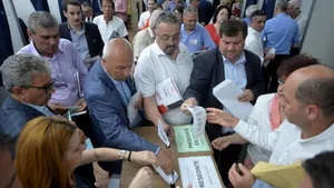 PSD a comandat două sondaje în care testează varianta unui candidat unic PSD-ALDE/ Surpriză în legătură cu măsurarea intenţiei de vot pentru Dăncilă 