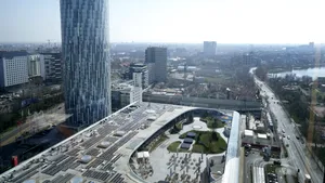 Un mall din Capitală se extinde cu o investiție de peste 300 de milioane de euro: Sală de spectacole, hotel și birouri, zona de retail și o sală de cinema / Cea mai mare extindere a unui mall din Europa