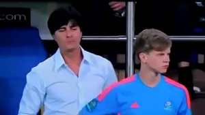 Joachim Low are timp de glume la EURO 2012. Ce a făcut selecţionerul Germaniei, echipă cu maxim de puncte - VIDEO