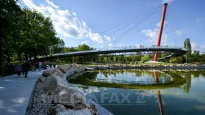 Cum arată Parcul Moghioroş din Drumul Taberei, redeschis parţial pentru public - GALERIE FOTO