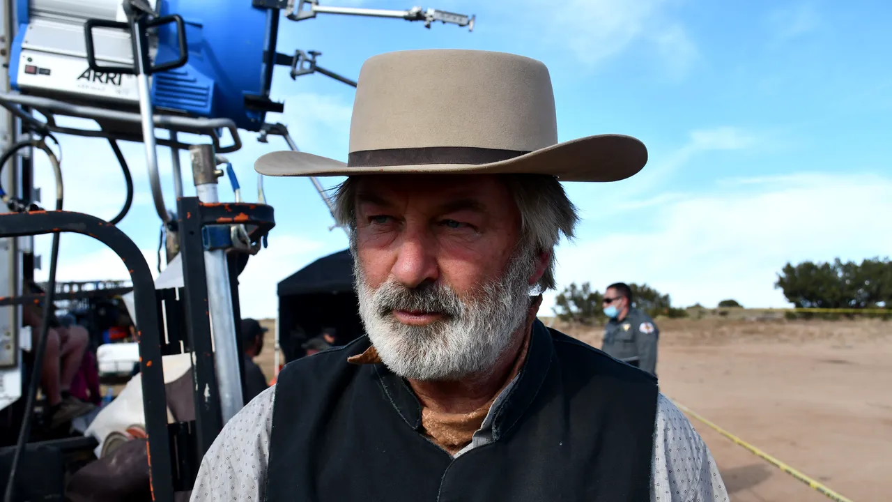 Alec Baldwin, pus sub acuzare în cazul împuşcării directoarei de imagine din filmul „Rust”