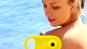 TOP 5 inovaţii high-tech pentru plajă. Gadgeturi pe care poţi să le iei cu tine în vacanţă