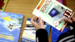 Autorul manualului şcolar răspunde pentru calitatea cărţilor