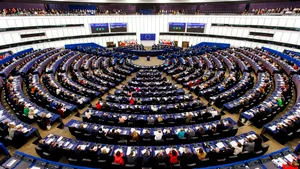 Parlamentul European a aprobat „cooperarea consolidată” pentru sprijinul financiar de 90 de miliarde de euro acordat Ucrainei