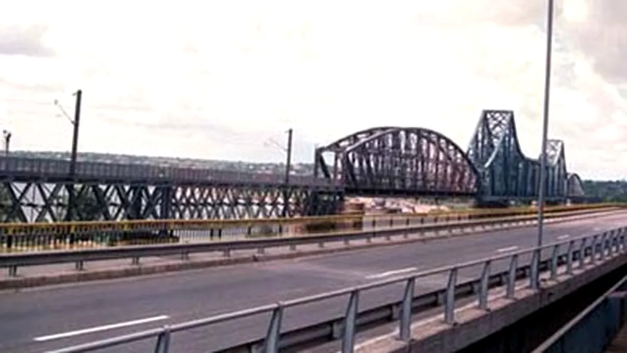 Romanian Transport Min Introduces Crossing Passes On Two Bridges Over Danube