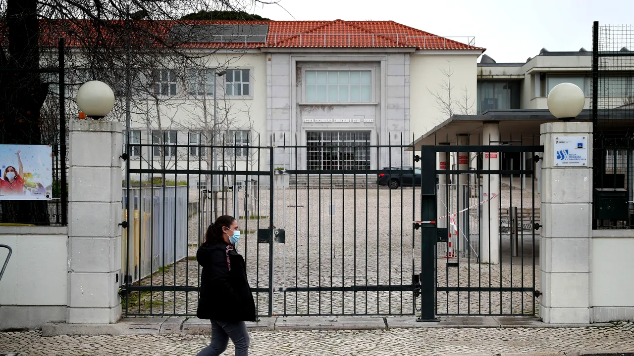 Ţara care a închis şcolile din cauza numărului alarmant de îmbolnăviri COVID-19