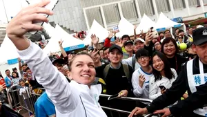 SURPRIZA Simonei Halep: Şi-a făcut cont pe o reţea de socializare cu zeci de milioane de fani, dar despre care românii n-au prea auzit. Care a fost primul mesaj | VIDEO