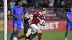 Zeci de amenzi după meciul FC Rapid – FC FCSB: un suporter şi-a aruncat pantofii în teren