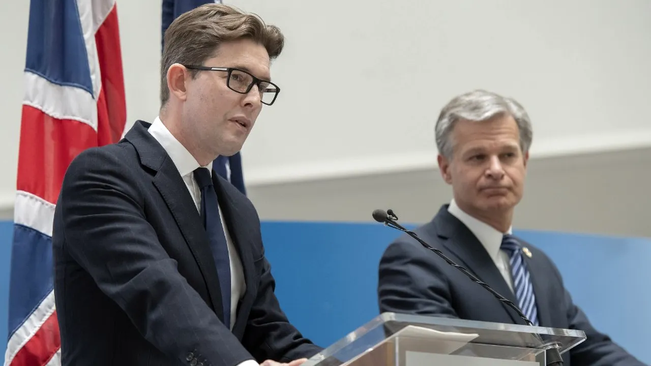 Şefii FBI şi MI5 avertizează că ascensiunea Chinei ameninţă SUA, Marea Britanie şi aliaţii din Europa