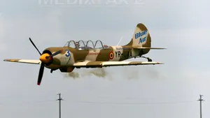 Un avion românesc YAK-52 s-a prăbuşit în SUA. Pilotul participa la un show aviatic
