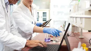 Antreprenorii se pot înscrie de joi pentru a primi finanţare nerambursabilă prin Start-Up Nation; suma maximă este de 200.000 lei