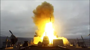 Kuweit anunță interceptarea unor „ținte aeriene ostile”, după ce Iran a răspuns atacurilor inițiate de armata americană