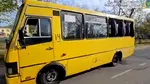 Atac rusesc cu dronă în Herson: cel puțin doi morți și șapte răniți după lovirea unui autobuz civil