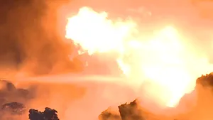 VIDEO | Cel puţin 22 de morţi, în urma unui incendiu care a cuprins o clădire rezidenţială din China