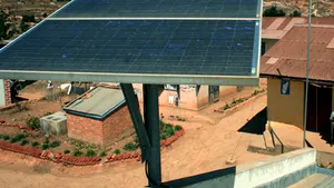 Românii pot cumpăra sisteme energetice ecologice subvenţionate 90% de stat
