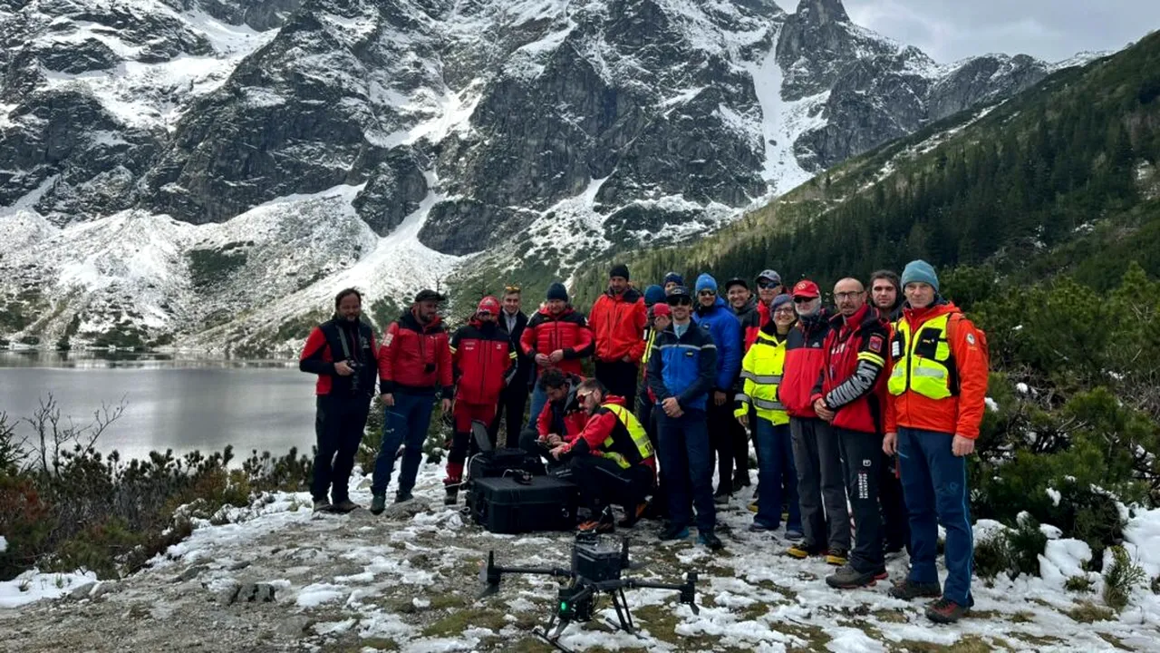 Dronele, tot mai populare pentru recuperarea turiștilor pierduți în munți. Salvamontiștii români au participat la o conferință europeană dedicată dronelor