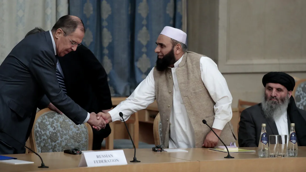 Reuters: Talibanii au semnat un contract cu Rusia pentru furnizarea de combustibil şi cereale