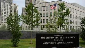Diplomaţii americani se întorc la ambasada de la Kiev în prima vizită de la invazie