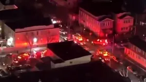 Masacru în faţa unui club din Queens: cel puţin 10 adolescenţi răniţi în urma unui atac armat