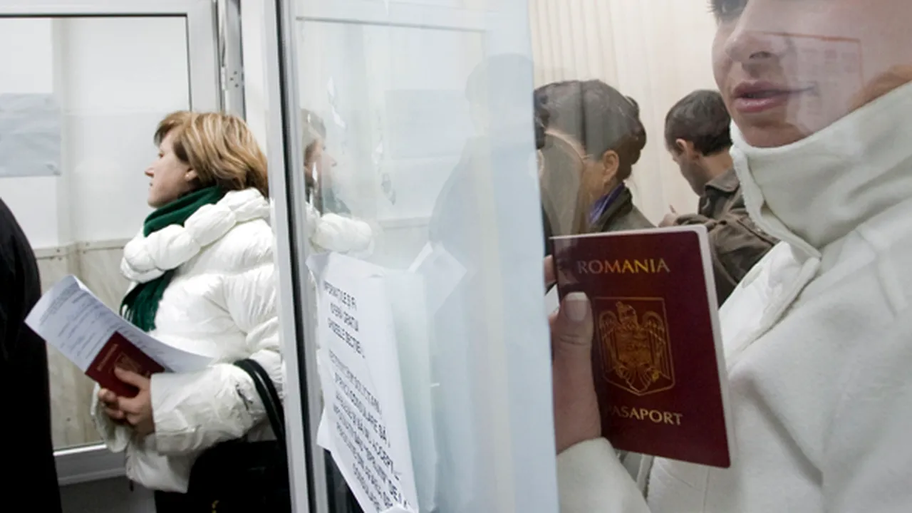 Românii din Republica Moldova stau la coadă pentru a vota