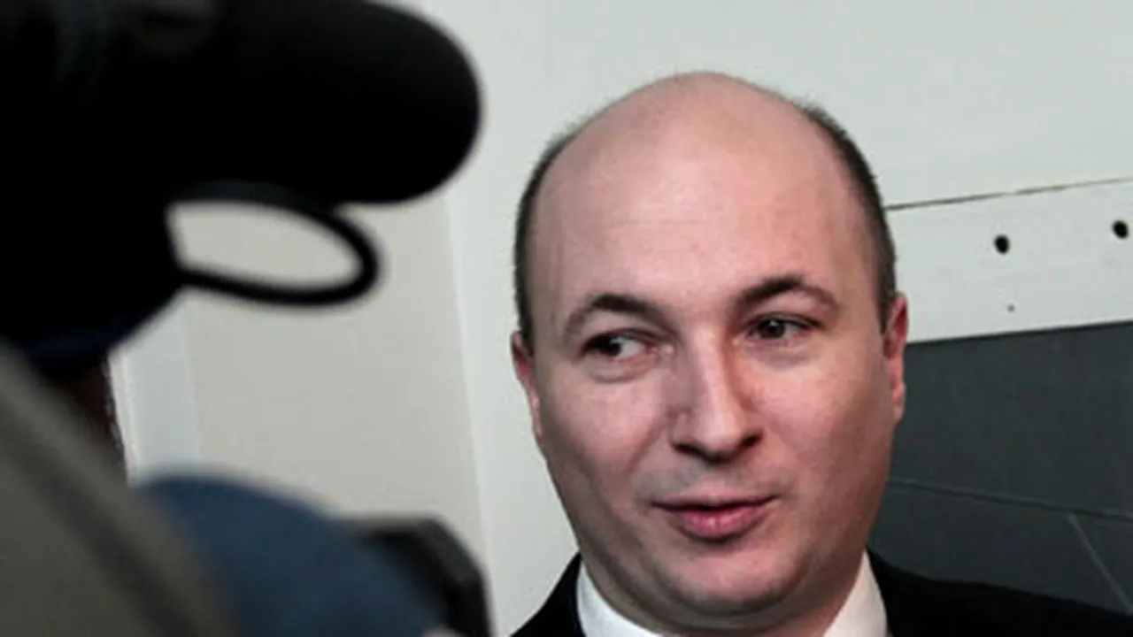 Codrin Ştefănescu a depus plângere penală împotriva lui Videanu