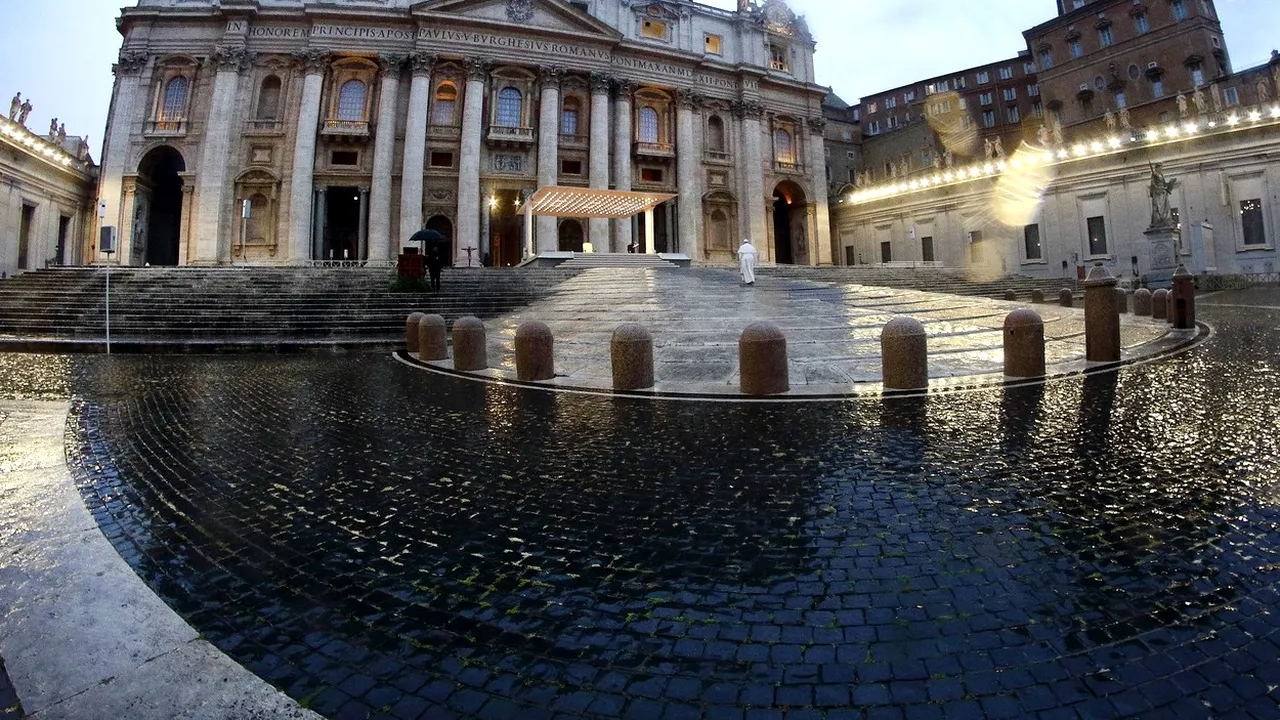Un oficial care locuieşte la reşedinţa papei Francisc, confirmat cu noul coronavirus