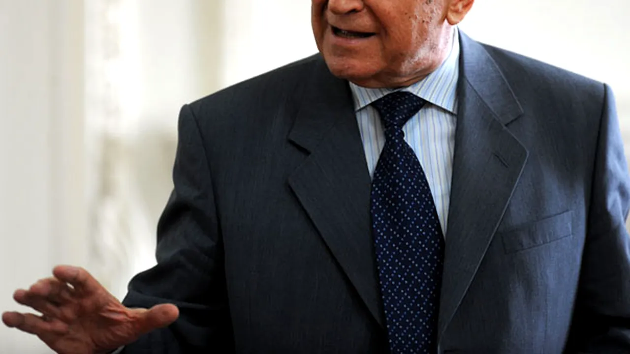 Iliescu: Fundamental este să terminăm cu prezenţa lui Băsescu în fruntea statului