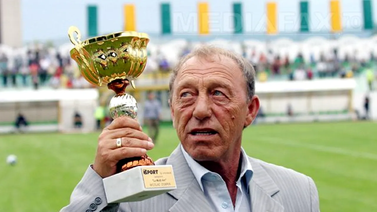 Fotbaliştii echipei FC Argeş au depus coroane la mormântul lui Nicolae Dobrin