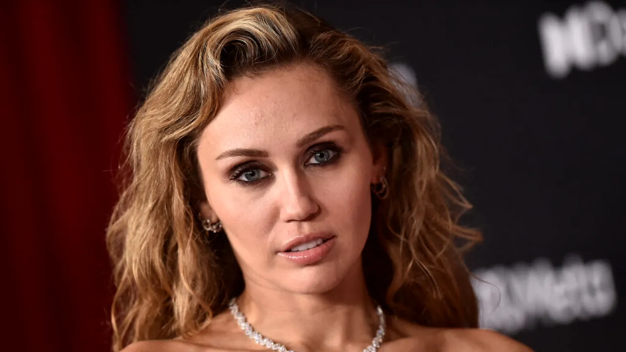 Miley Cyrus a revenit la „Hannah Montana”