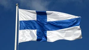 Forţele aeriene finlandeze renunţă treptat la svastica de pe steaguri