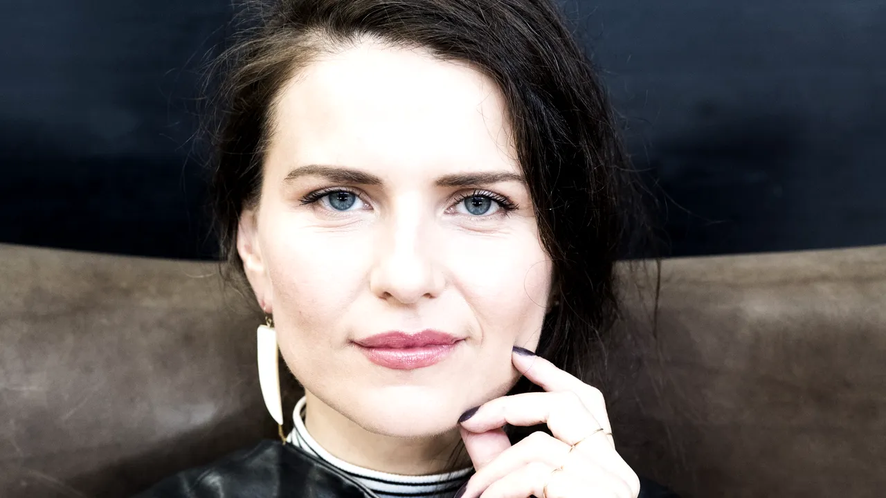 Oana Bogdan, care a vorbit despre renunţarea la proprietatea privată, şi-a dat demisia din PLUS